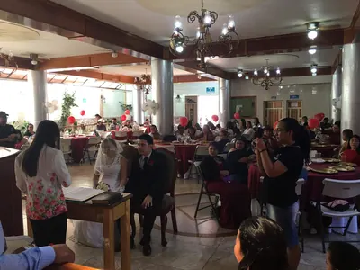 Salón de eventos montado para boda (1)