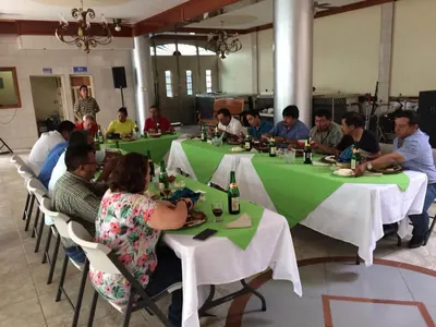 Salón de eventos tipo foro (1)