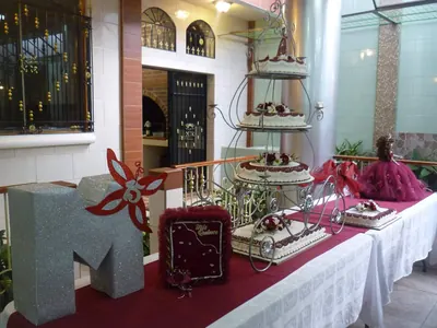 Decoración de quinceañera en rojo (3)